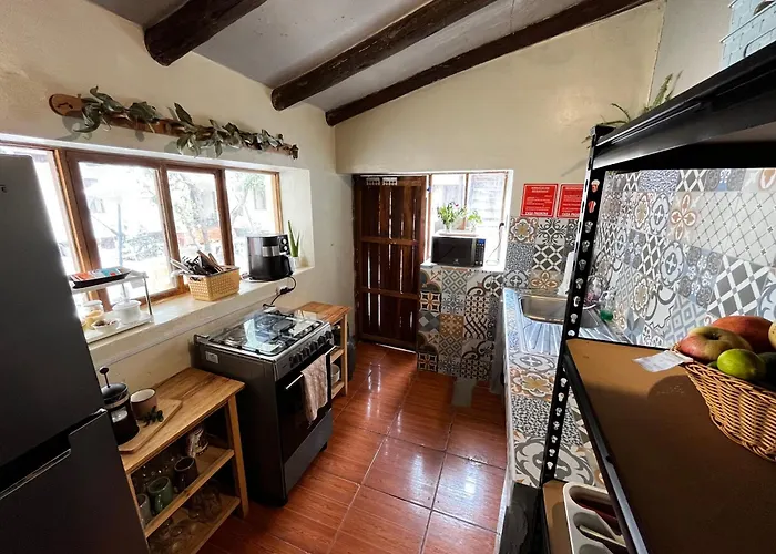 Casa Paqocha - & Garden - Hot Water & Shared Kitchen - Long - Close To Train *