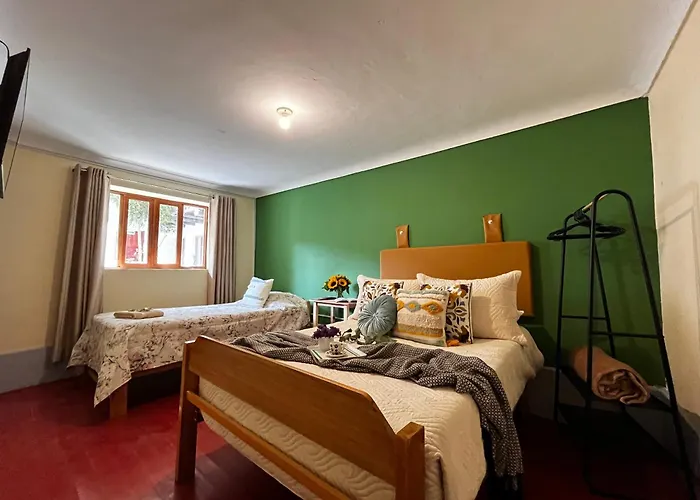 Casa Paqocha - & Garden - Hot Water & Shared Kitchen - Long - Close To Train