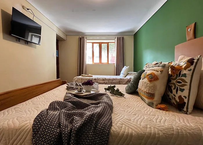 Casa Paqocha - & Garden - Hot Water & Shared Kitchen - Long - Close To Train * Ollantaytambo