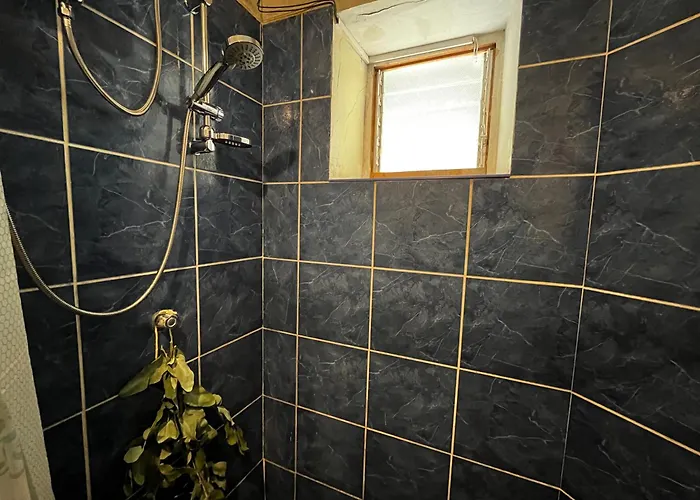Casa Paqocha - & Garden - Hot Water & Shared Kitchen - Long - Close To Train *