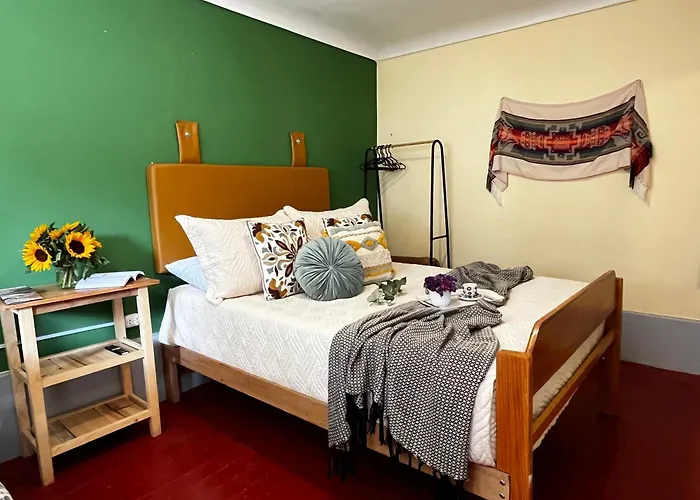 Casa Paqocha - & Garden - Hot Water & Shared Kitchen - Long - Close To Train Habitación en casa particular Ollantaytambo