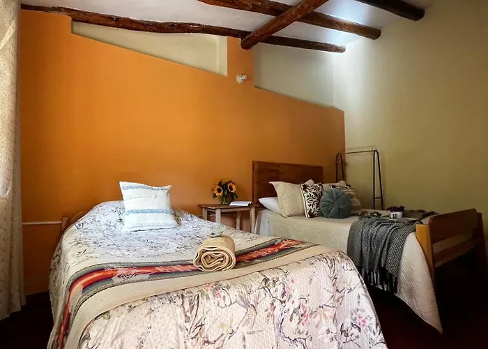 Casa Paqocha - & Garden - Hot Water & Shared Kitchen - Long - Close To Train *